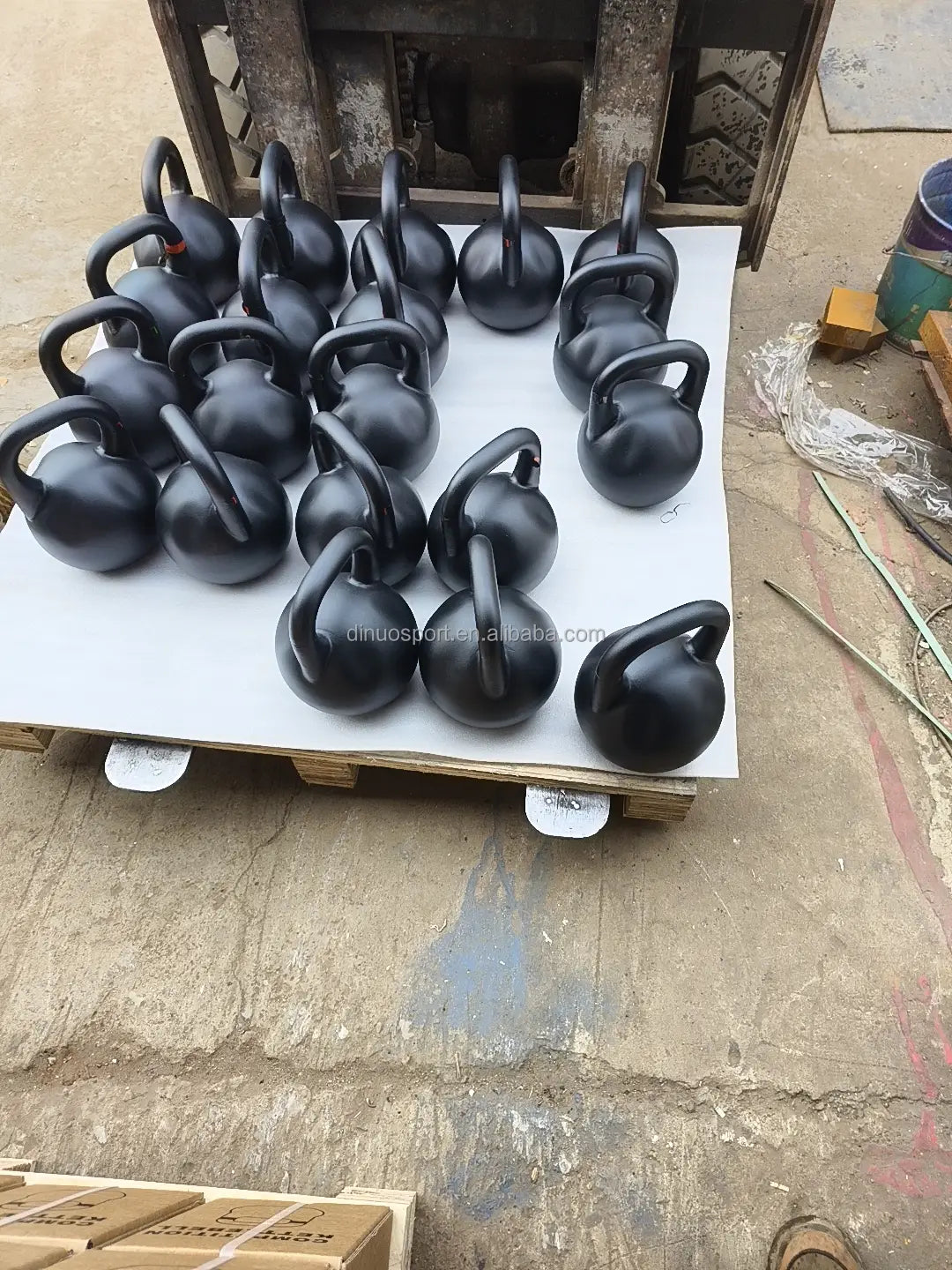 Oem Competition Style Cast Steel Kettlebell Up To 32kg Matte Black,anti-slip Coating For Kettlebell Swing & Snatch