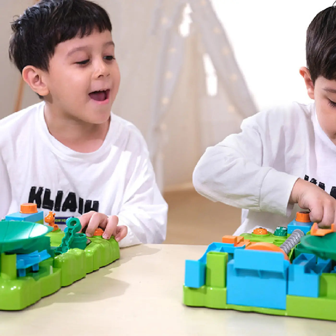 The Ball Depot ball game: Children's Puzzle Jungle Adventure Ball Track