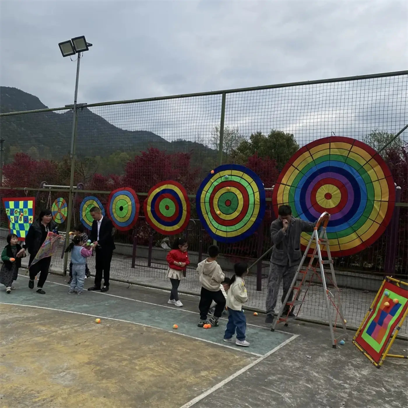 The Ball Depot : Dartboard Game Set Round Cloth Dart Board Outdoor Hrowing Sticky Ball Target Toy With 20 Balls for Parent-child Interaction Game
