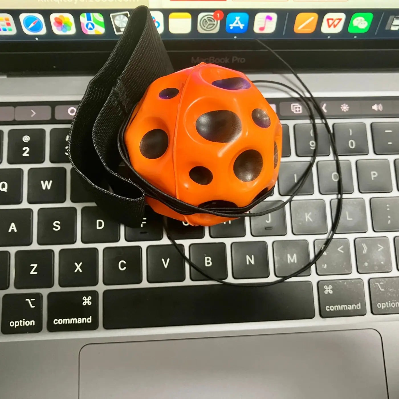 Cashymart bounce ball: Elastic Band Wrist Holed Decompression Balls