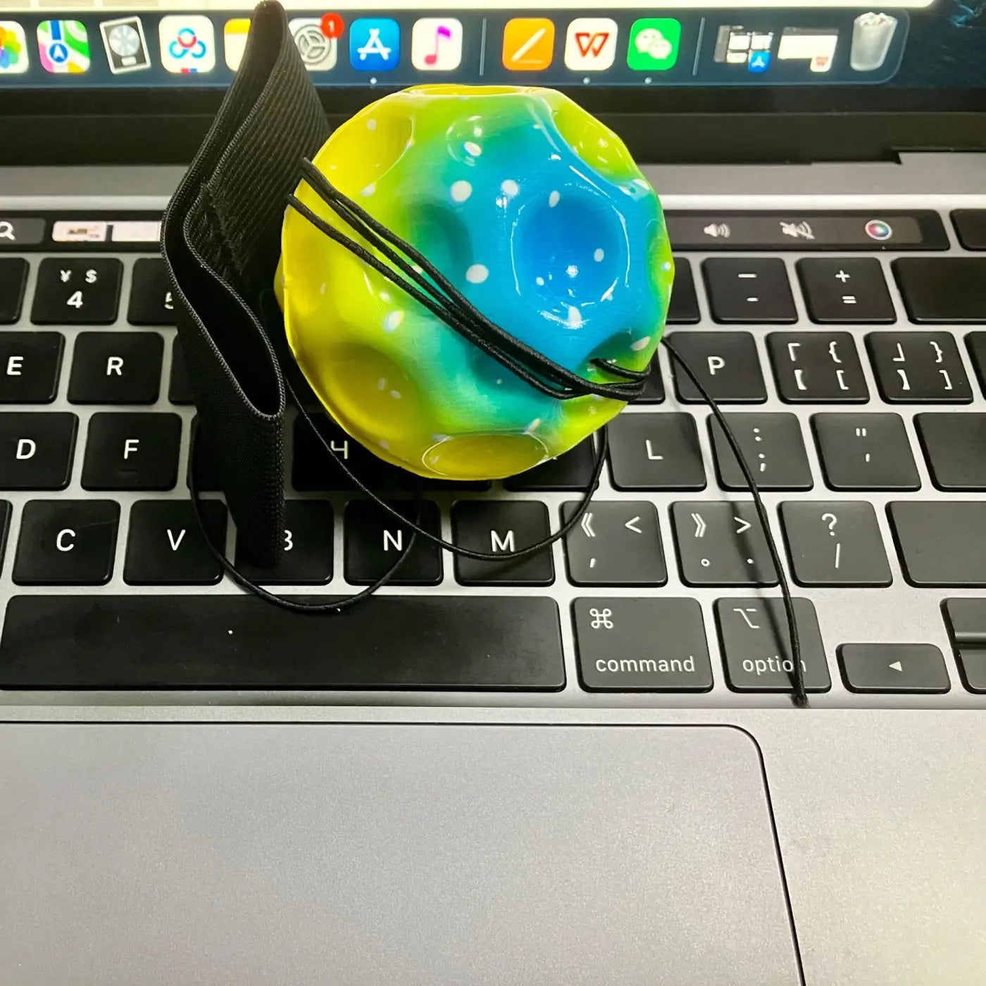 Cashymart bounce ball: Elastic Band Wrist Holed Decompression Balls