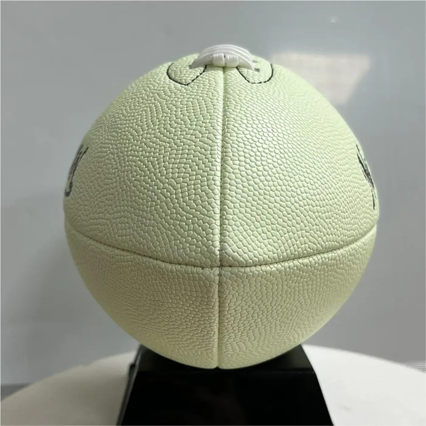 The Ball Depot american football: Glow-in-the-Dark American Football, Size 9
