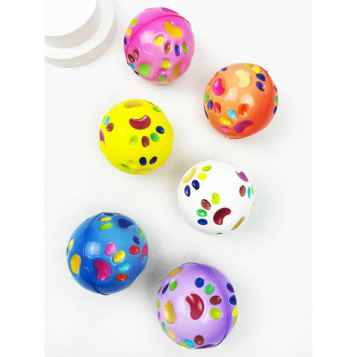 Love and Repeat bouncy balls: Paw Design Super High Bouncing Balls