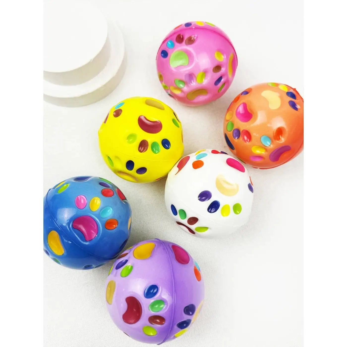 Love and Repeat bouncy balls: Paw Design Super High Bouncing Balls