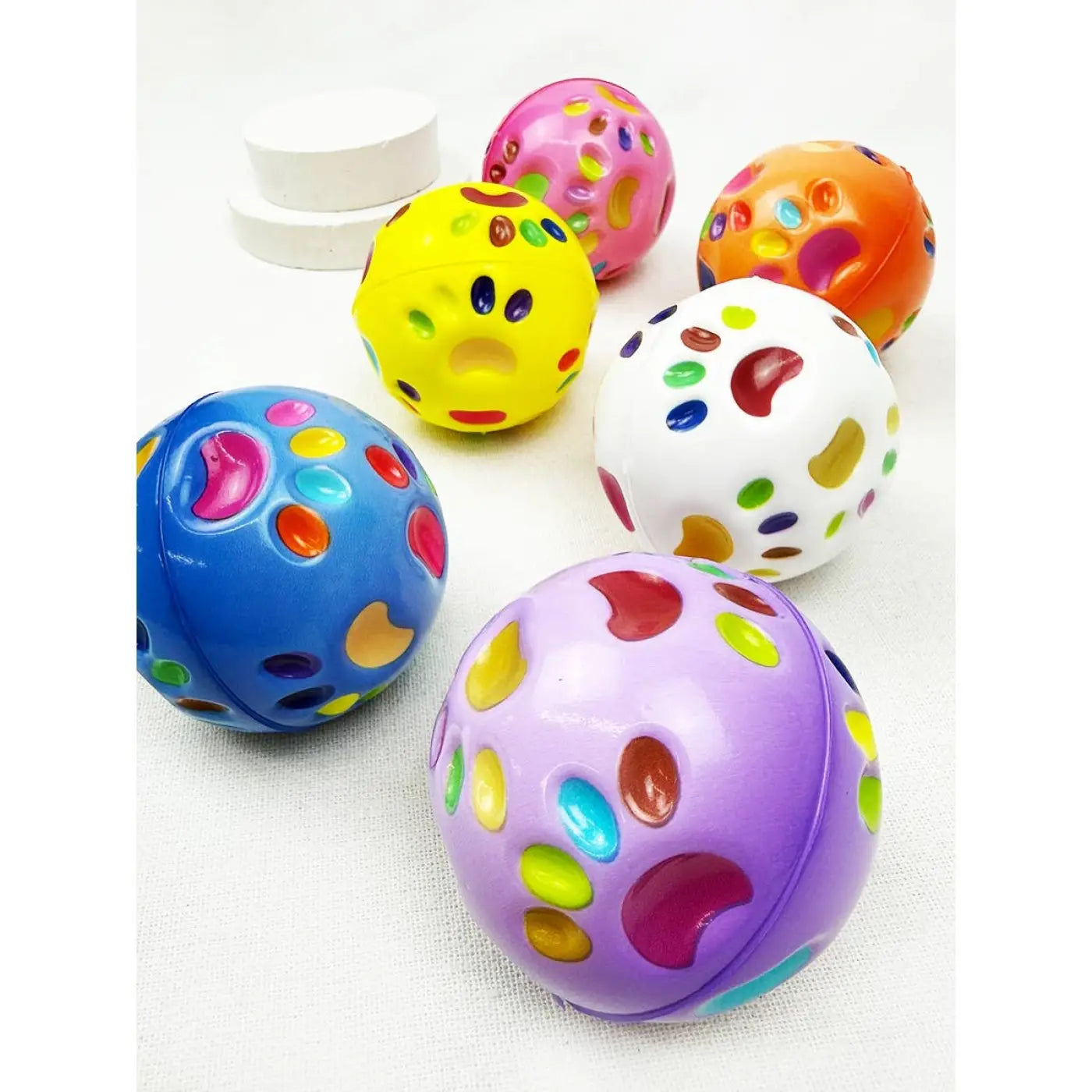 Love and Repeat bouncy balls: Paw Design Super High Bouncing Balls