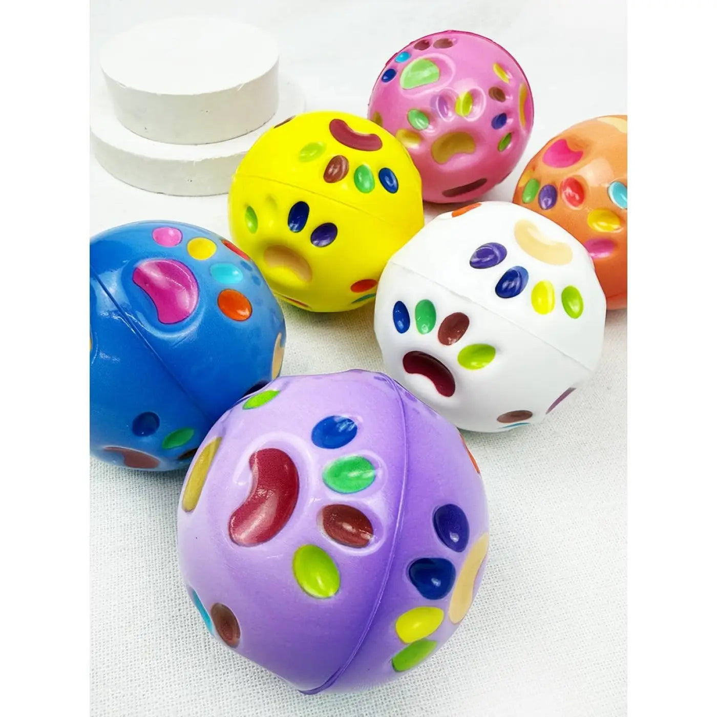 Love and Repeat bouncy balls: Paw Design Super High Bouncing Balls
